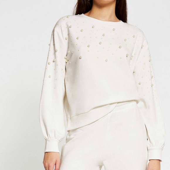 River Island pearl coordinating sweatsuit in white - Picture 2 of 4